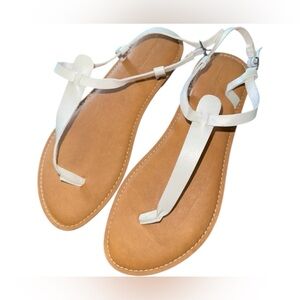 Amazon essentials sandals
